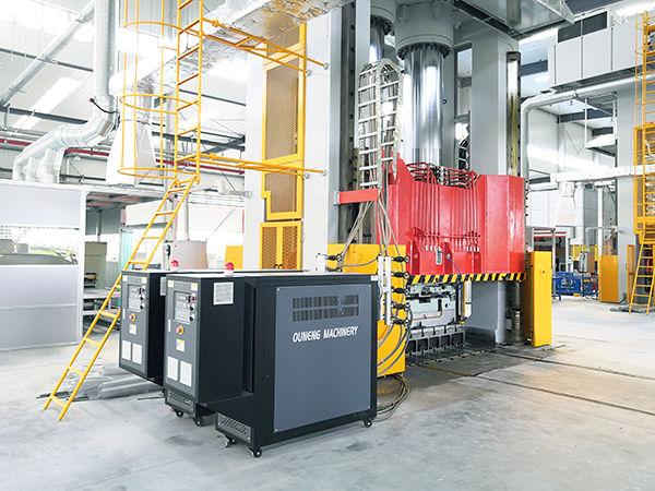 SMC模壓制品生產中，為什么要配200度的SMC模壓模溫機？