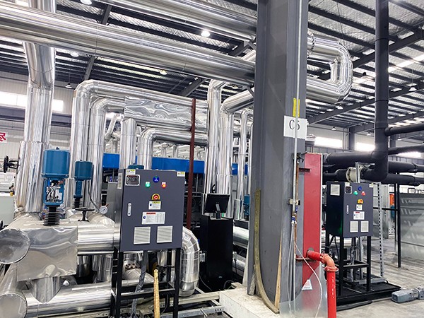 擠塑板生產(chǎn)線油溫機 擠塑板生產(chǎn)線<a href='http://m.hljsz.org.cn/product/biaozhunyouwenji.html' class='body-link'>油溫機</a>