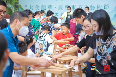 大美龍華·辰啟東方——深圳文博會戴為集團分會場藝術節(jié)盛大啟幕，共繪灣區(qū)人文新畫卷